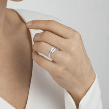 Load image into Gallery viewer, Couple Hug Ring