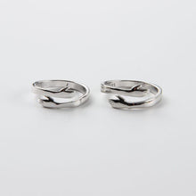 Load image into Gallery viewer, Couple Hug Ring