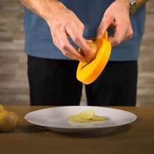 Load image into Gallery viewer, Microwave Oven Baked Potato Chips
